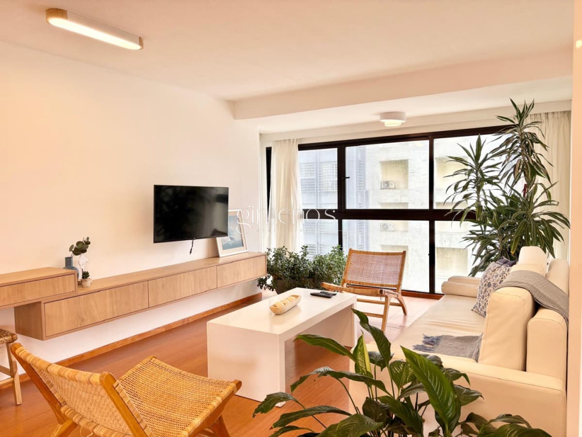 Apartamento en Alquiler Anual, 2 Dormitorios,Punta del Este - Playa Brava