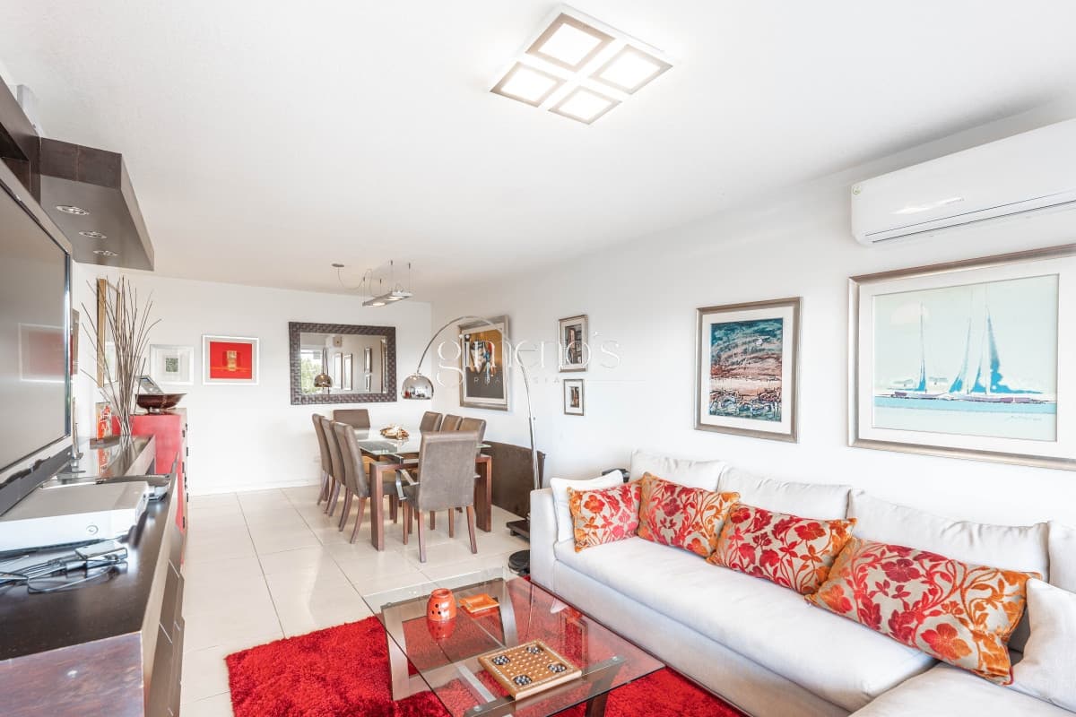 Apartamento en Venta 3 Dormitorios con Parrillero - Playa Mansa - Punta del Este