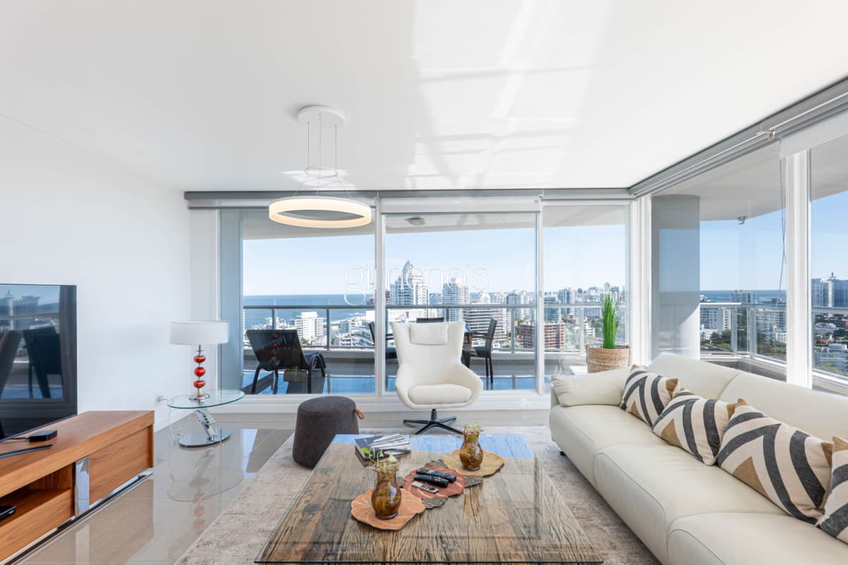Apartamento en Venta, 3 Dormitorios, Playa Brava - Punta del Este