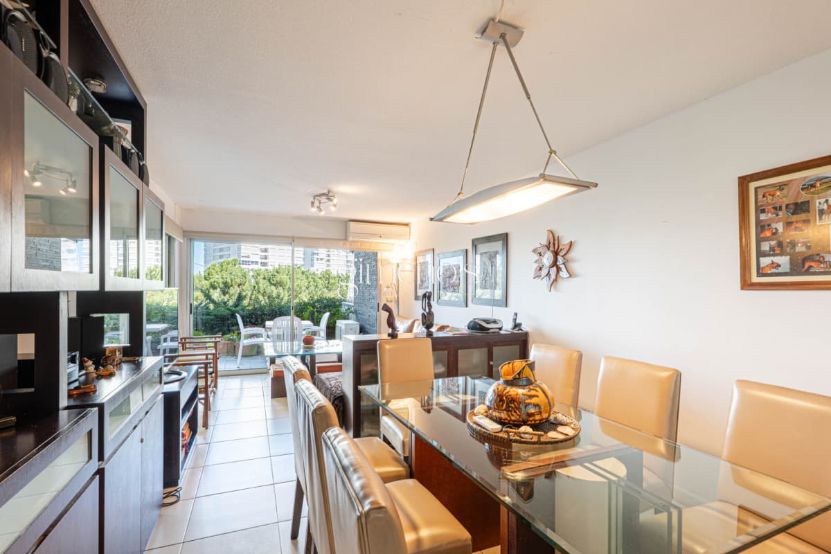 Apartamento en Venta 3 Dormitorios - Patio y Prrillero de uso exclusivo - Punta del Este - Playa Mansa
