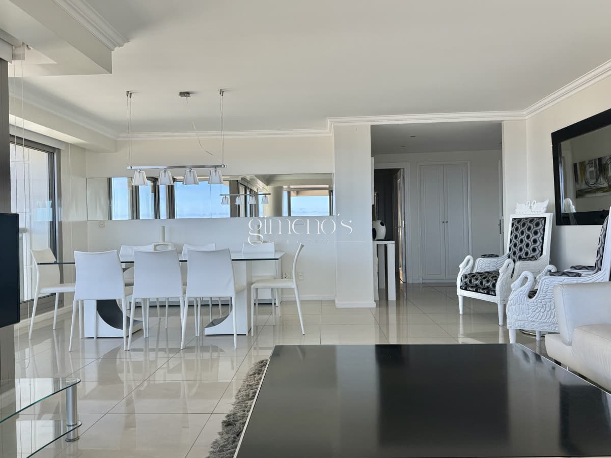 Venta apartamento 3 suites mas dependencia completa, Punta del Este, Edificio IMPERIALE l