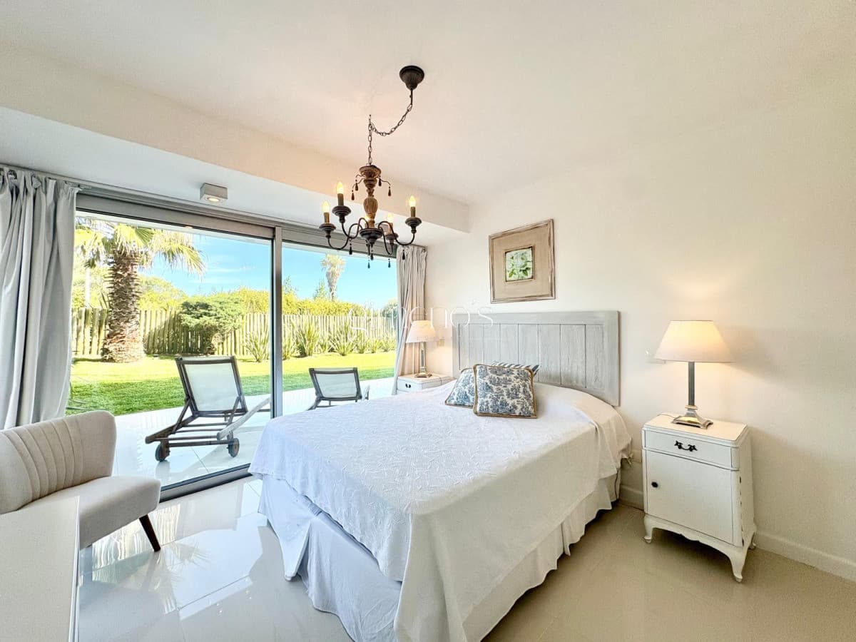 Apartamento en Venta,  2 Dormitorio, Manantiales - Punta del Este