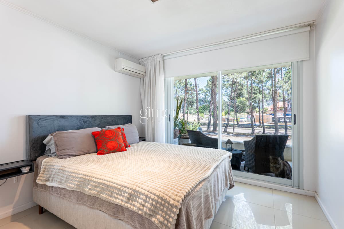Apartamento en Venta, 1 Dormitorio y medio, Roosevelt - Punta del Este