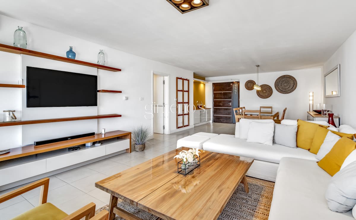Apartamento de 3 dormitorios en alquiler de Verano , Punta del Este , Playa Brava  -