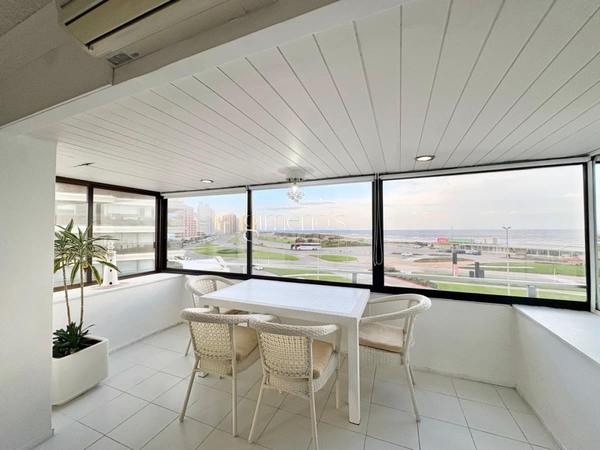 Apartamento en Venta de 3 Dormitorios- Playa Brava- Punta del Este