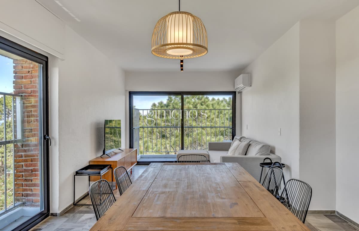 Apartamento en Venta 3 Dormitorios y Dep. completa - Reciclado - Playa Mansa