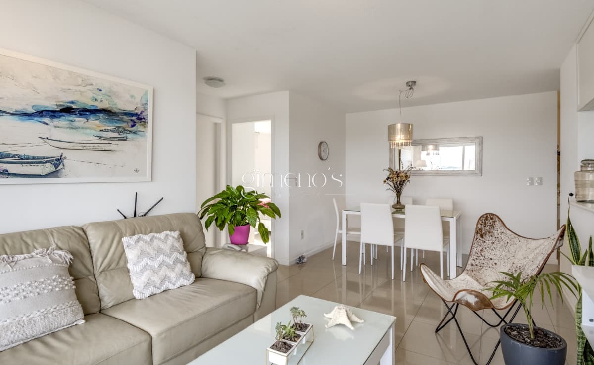 Apartamento 2 dormitorios en Punta del Este, cerca de todos los servicios, Roosevelt.