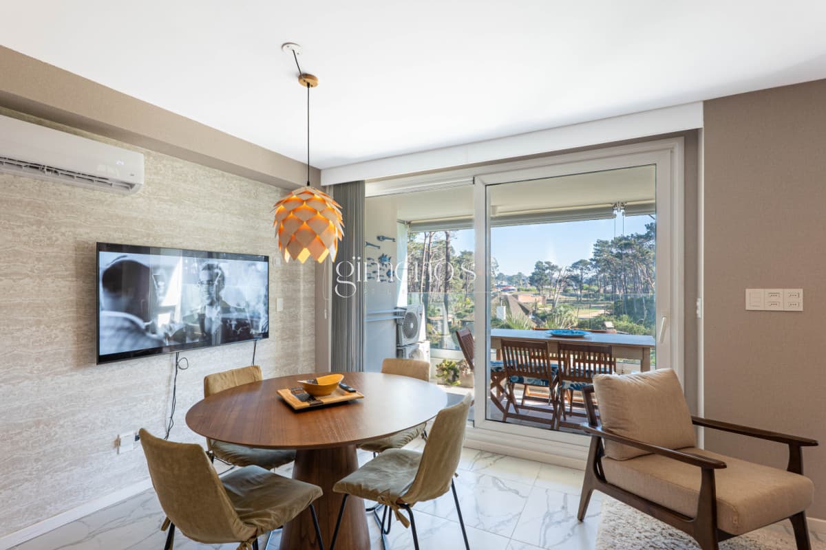 Apartamento de 1 Dormitorio en Venta - Poseidón Laguna - Punta del Este - Pinares