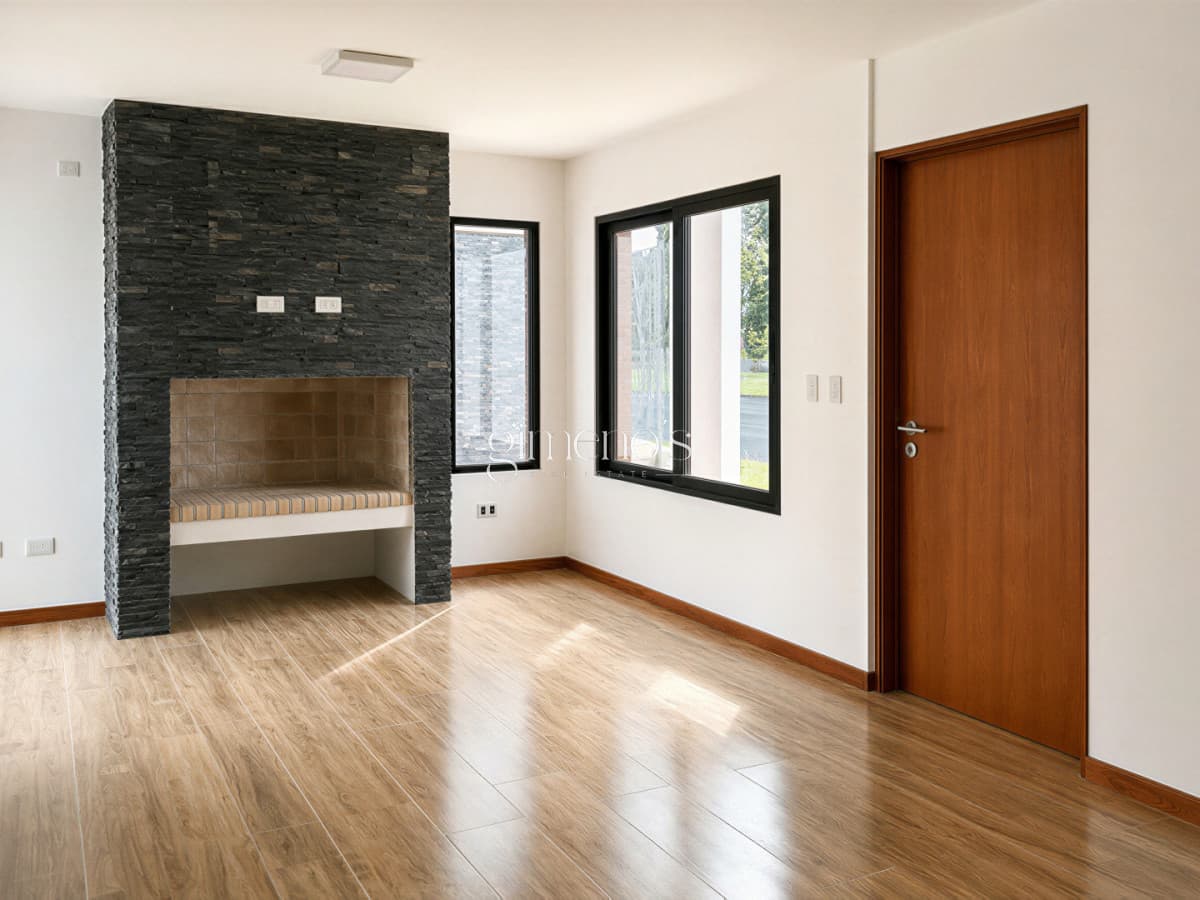 Venta de Casa 3 Dormitorios - Parque Burnett - Maldoando - Punta del Este
