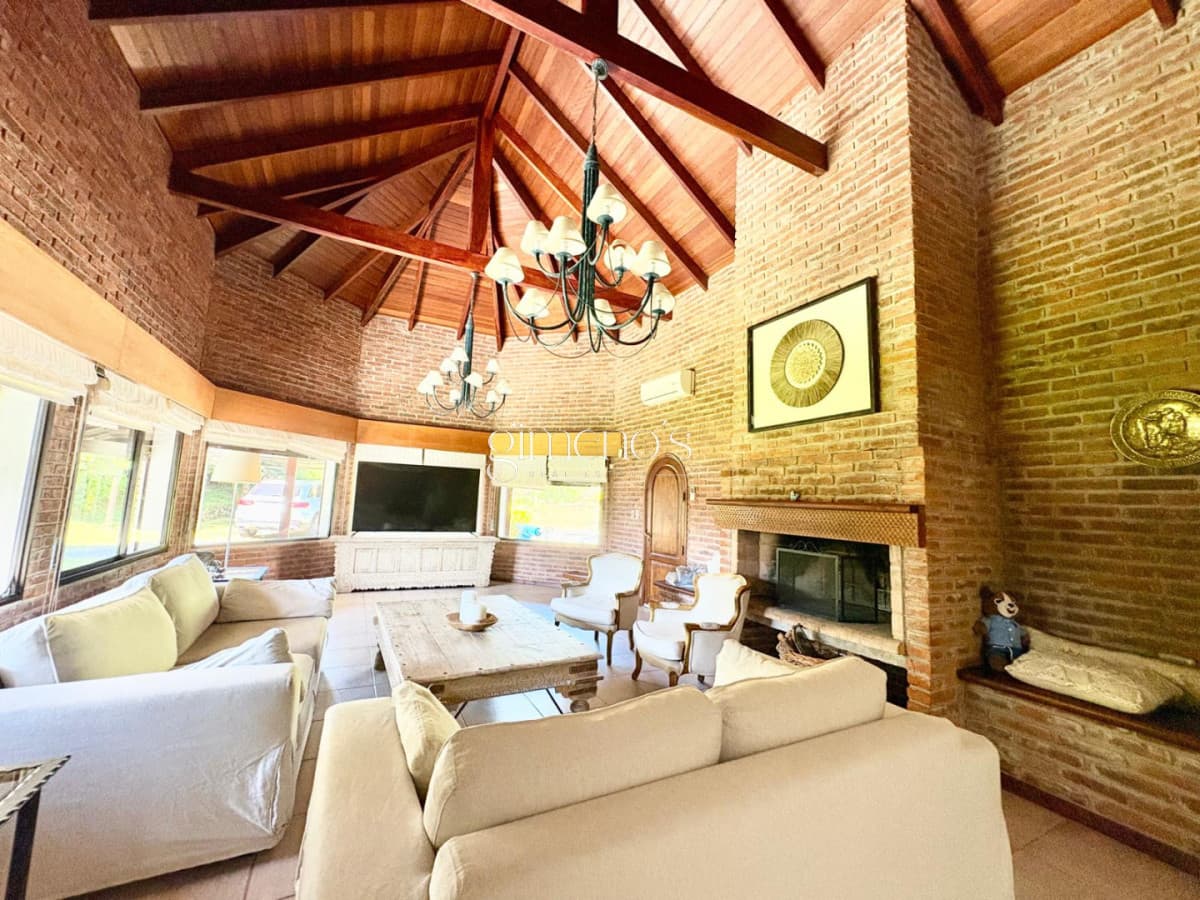 Casa de 4 Dormitorios