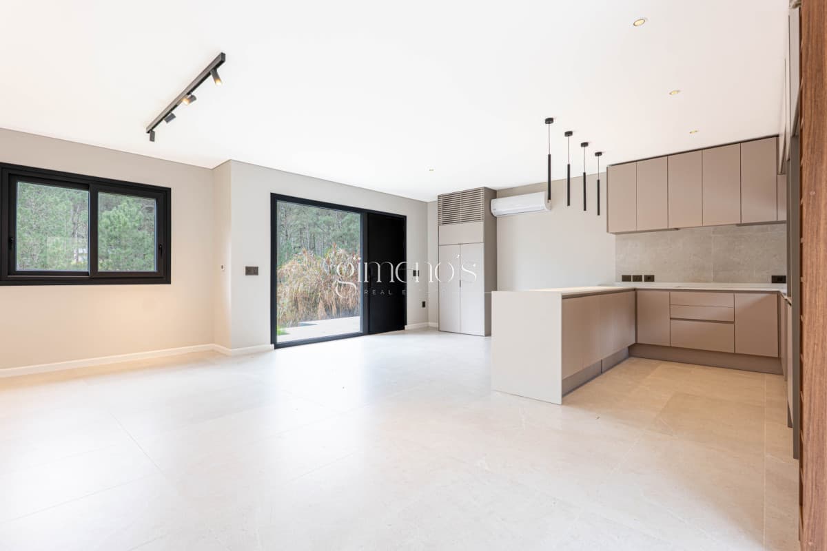 Casa a estrenar en venta,  3 Dormitorios - Club del Lago, Punta ballena - Punta del Este