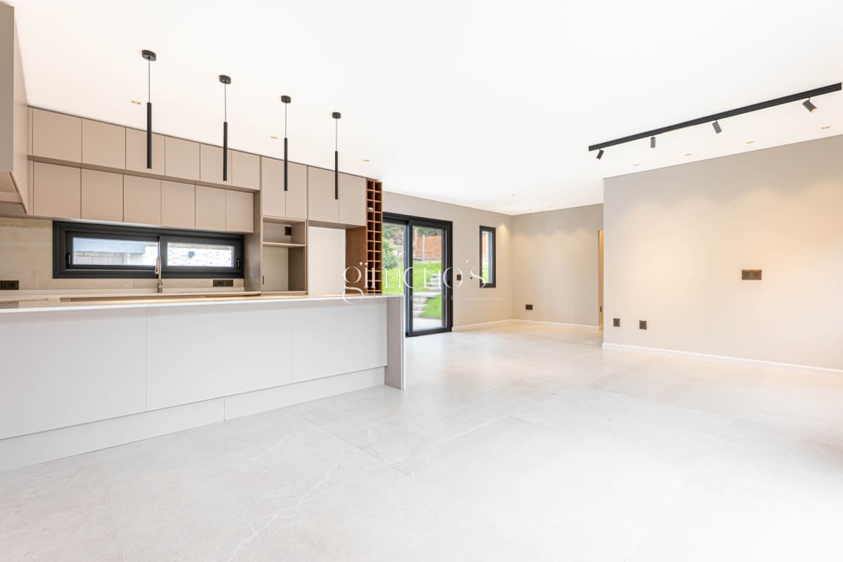 Casa a estrenar en venta,  3 Dormitorios - Club del Lago, Punta ballena - Punta del Este