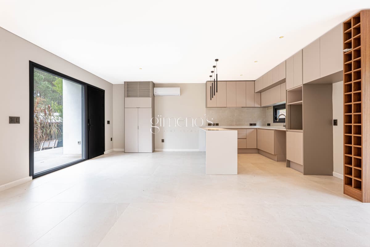 Casa a estrenar en venta,  3 Dormitorios - Club del Lago, Punta ballena - Punta del Este