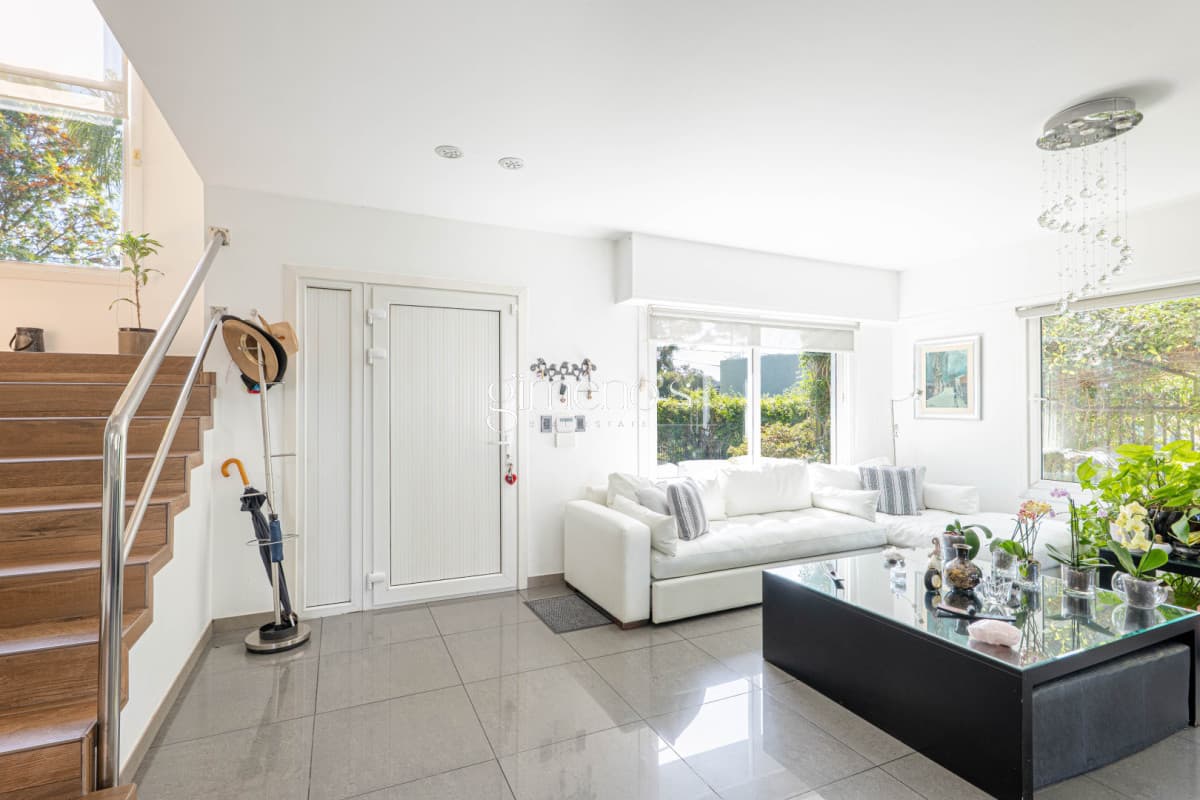 Casa de 3 Dormitorios en Venta - Punta Del Este - Jardínes de Cordoba