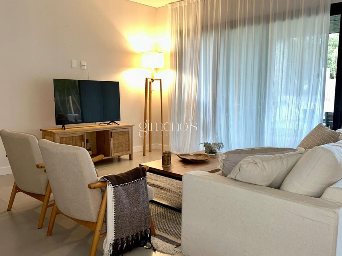 Alquiler de Casa 3 Dormitorios en barrio Privado - Las Magnolias - San Rafael - Punta del Este