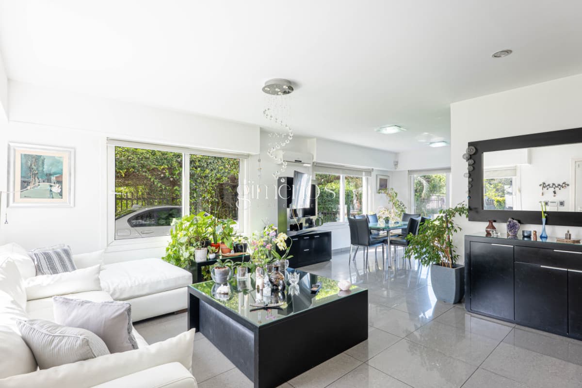 Casa de 3 Dormitorios en Venta - Punta Del Este - Jardínes de Cordoba