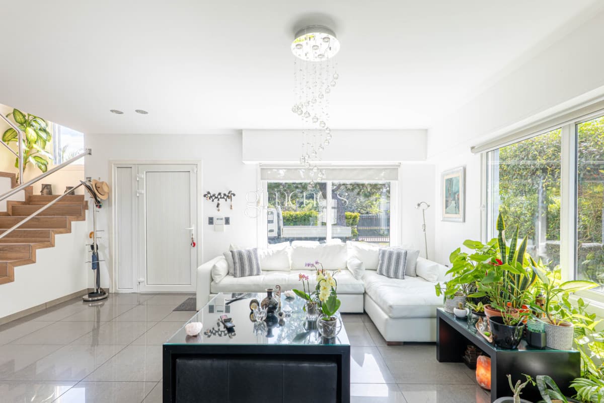 Casa de 3 Dormitorios en Venta - Punta Del Este - Jardínes de Cordoba