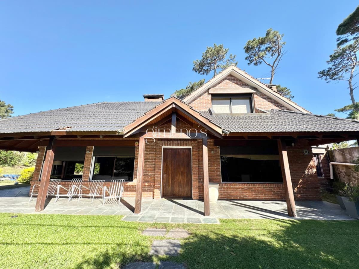 Casa de 4 Dormitorios