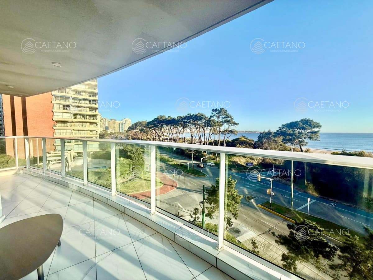 Apatamento 4 Dormitorios, Mansa - Punta del Este