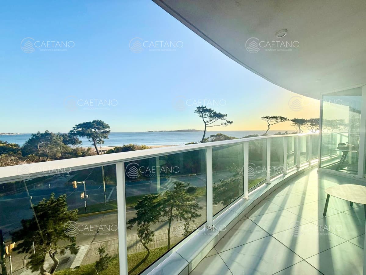 Apatamento 4 Dormitorios, Mansa - Punta del Este