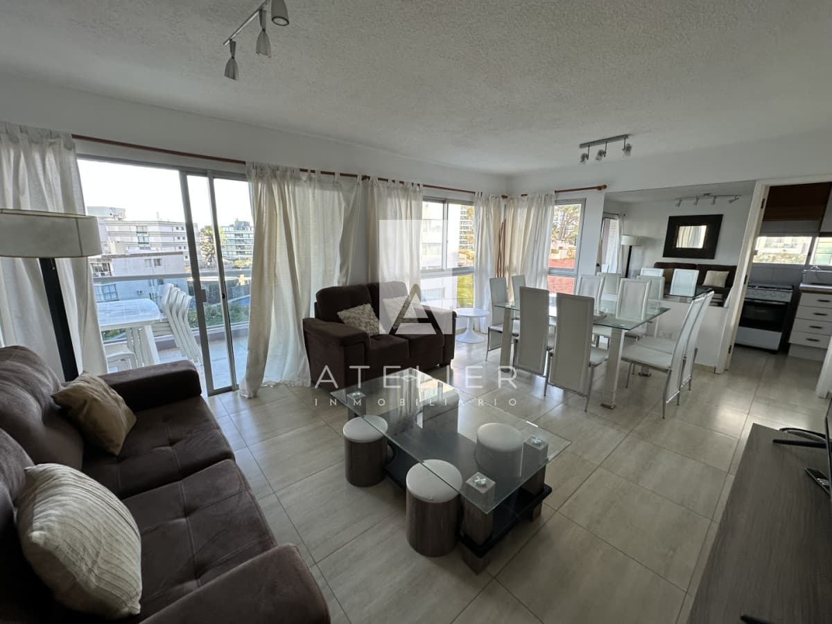 Apartamento tres dormitorios en Brava Punta del Este