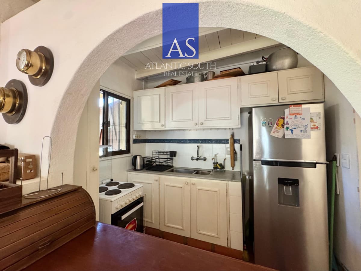 Casa de 3 dormitorios con parrillero, dependencia independiente Playa Mansa Punta del Este