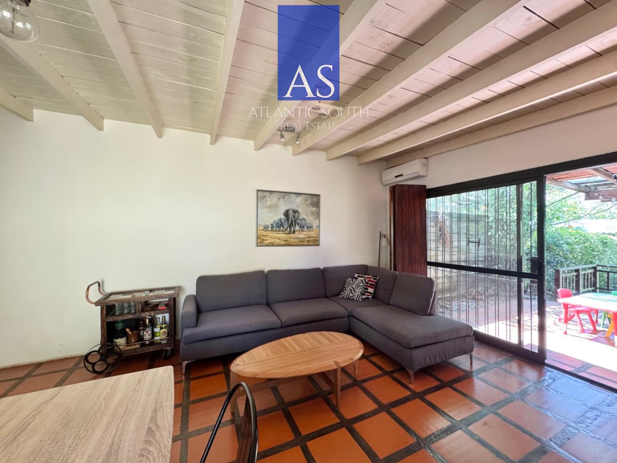 Casa de 3 dormitorios con parrillero, dependencia independiente Playa Mansa Punta del Este