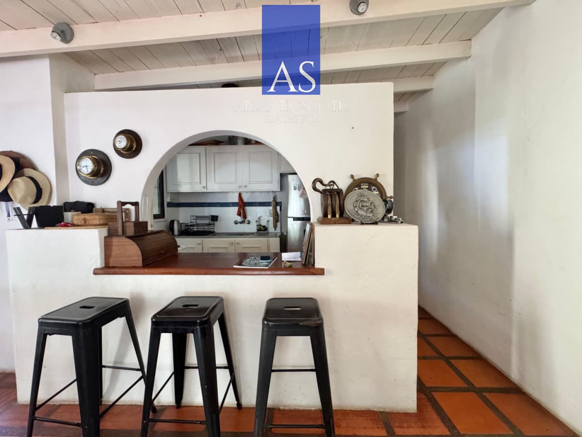 Casa de 3 dormitorios con parrillero, dependencia independiente Playa Mansa Punta del Este
