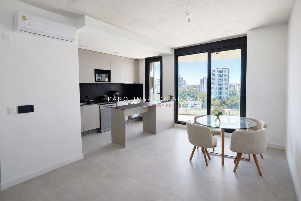 Departamento en Venta de 2 Dormitorios en Wave Brava, Punta del Este