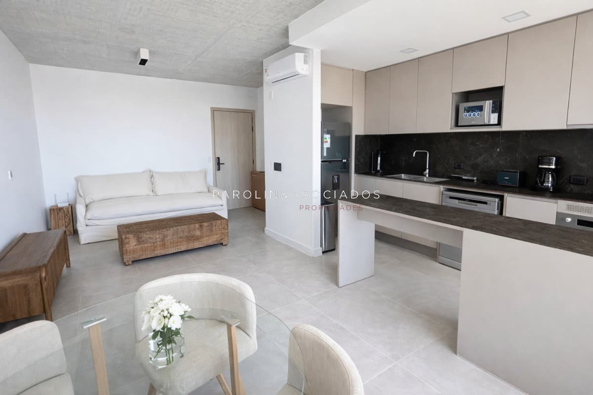 Departamento en Venta de 2 Dormitorios en Wave Brava, Punta del Este