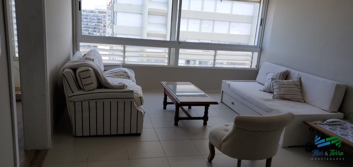 En venta apartamento 2 dormitorios en Peninsula, Punta del Este
