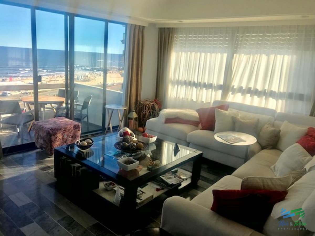 Apartamento 3 dormitorios, en primera línea, Punta del Este