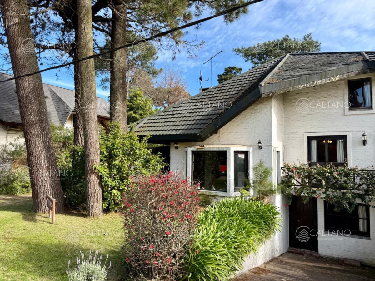 casa en venta con piscina en punta del este