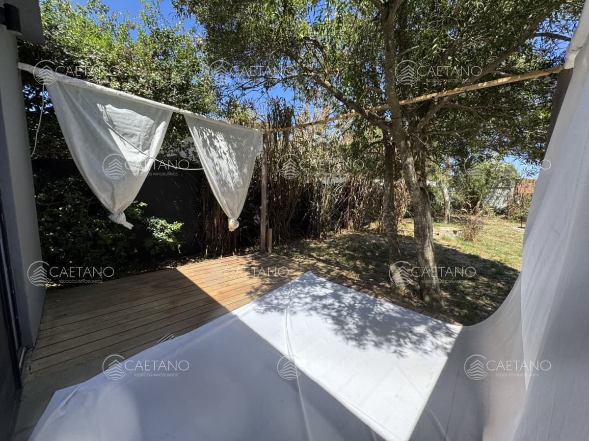 Casa en venta a media cuadra del mar