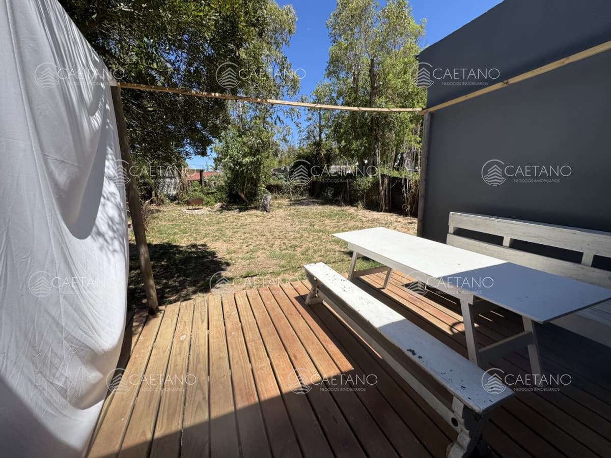 Casa en venta a media cuadra del mar