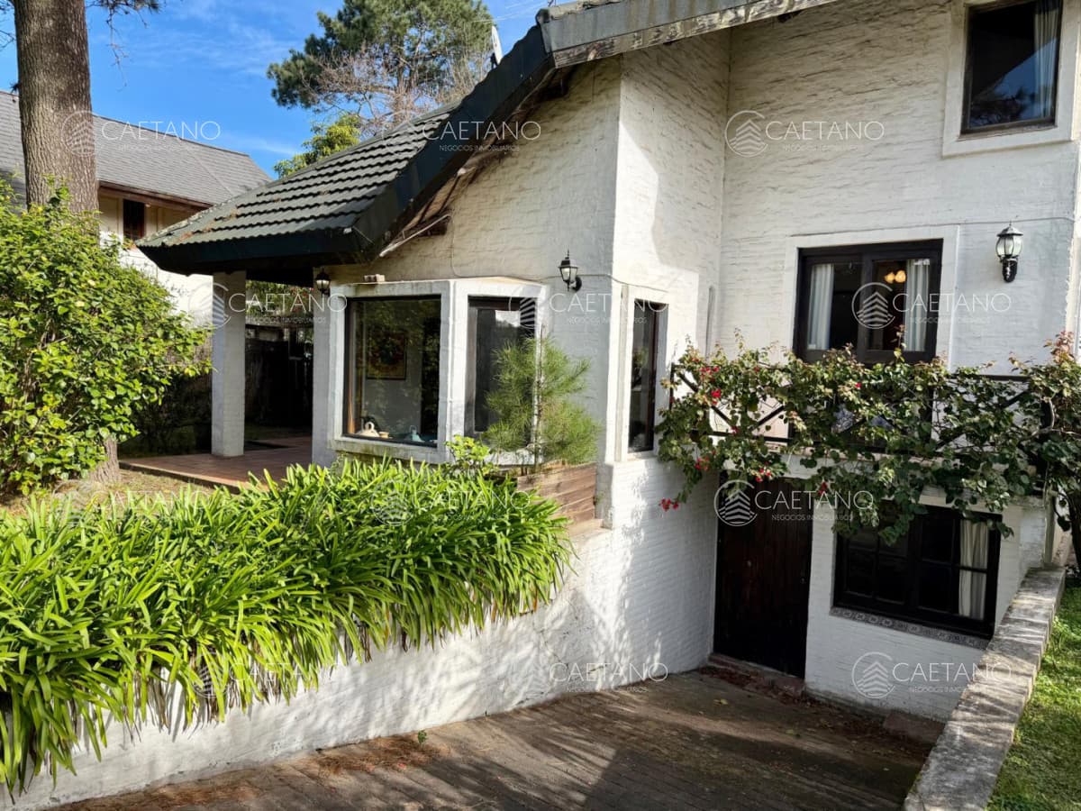 casa en venta con piscina en punta del este