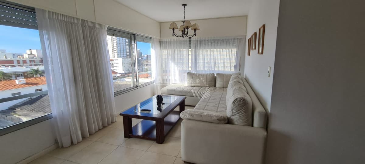 Apartamento en alquiler y venta en Punta del Este