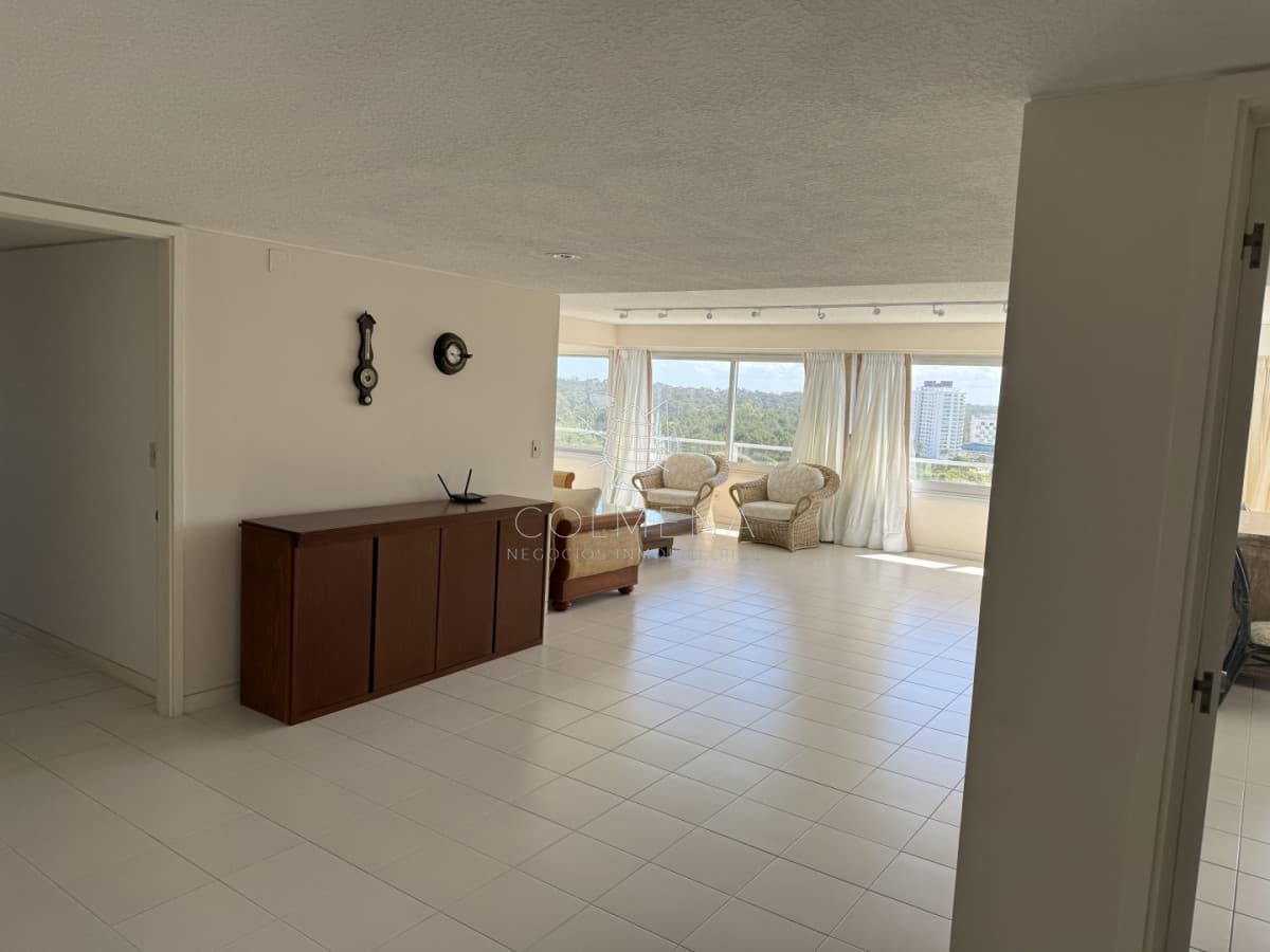 ESPECTACULAR PLANTA, PRIMERA LINEA, SERVICIOS Y CLUB