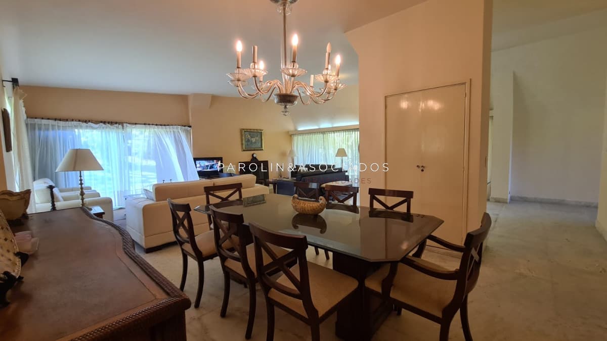 Muy linda casa en venta en zona residencial Marly, Punta del Este.