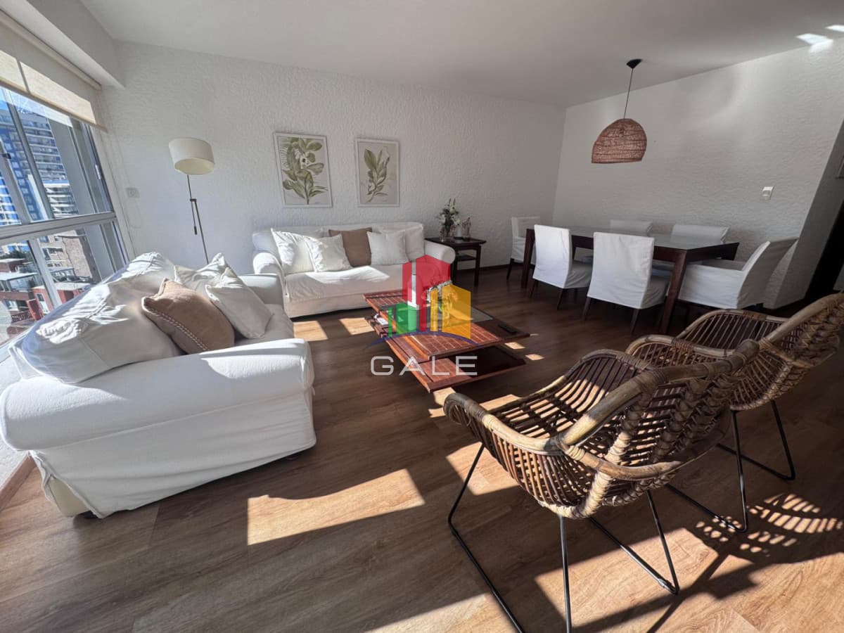 Gale Propiedades & Escribanía Apartamento ID.4125 - Hermosa unidad en venta con vista al mar