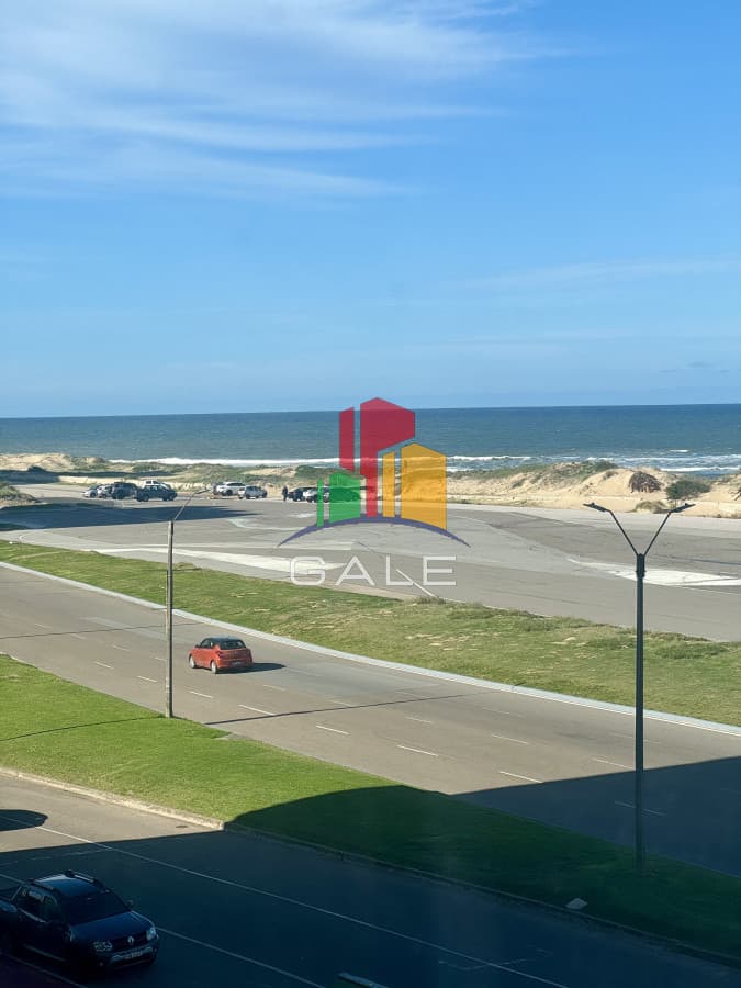 Gale Propiedades & Escribanía Apartamento ID.3908 - Increible unidad en venta en primera línea