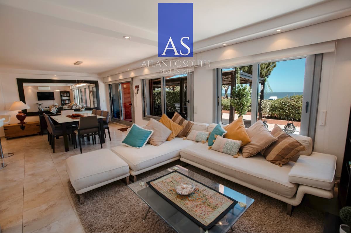 Apartamento en primera línea con vista y piscina propia