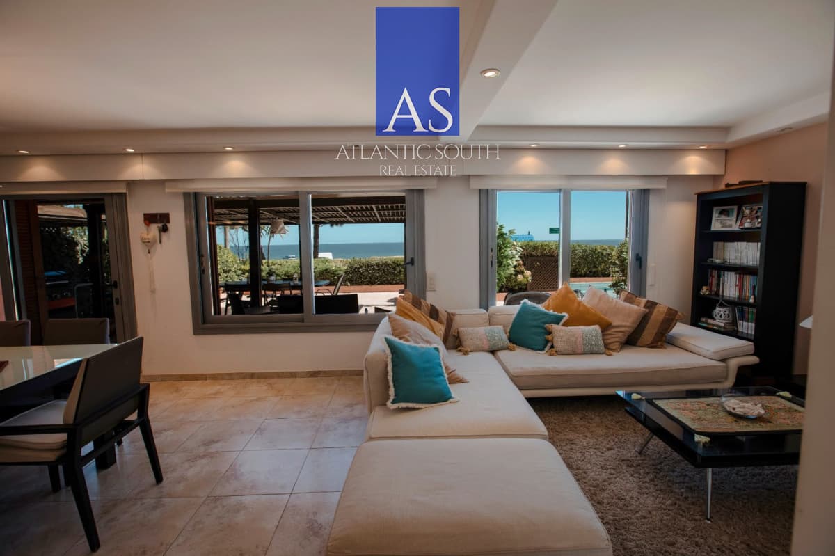 Apartamento en primera línea con vista y piscina propia