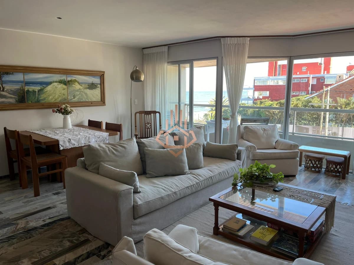 Hermoso apartamento de 3 dormitorios