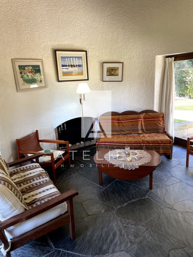 Casa en venta en brava a escasos metros del mar ,Punta del Este