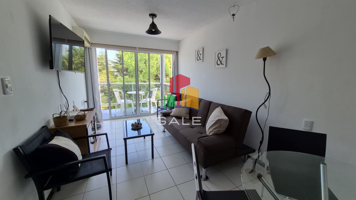 Apartamento en alquiler 2 dorm PUNTA DEL ESTE zona AIDY GRILL  -