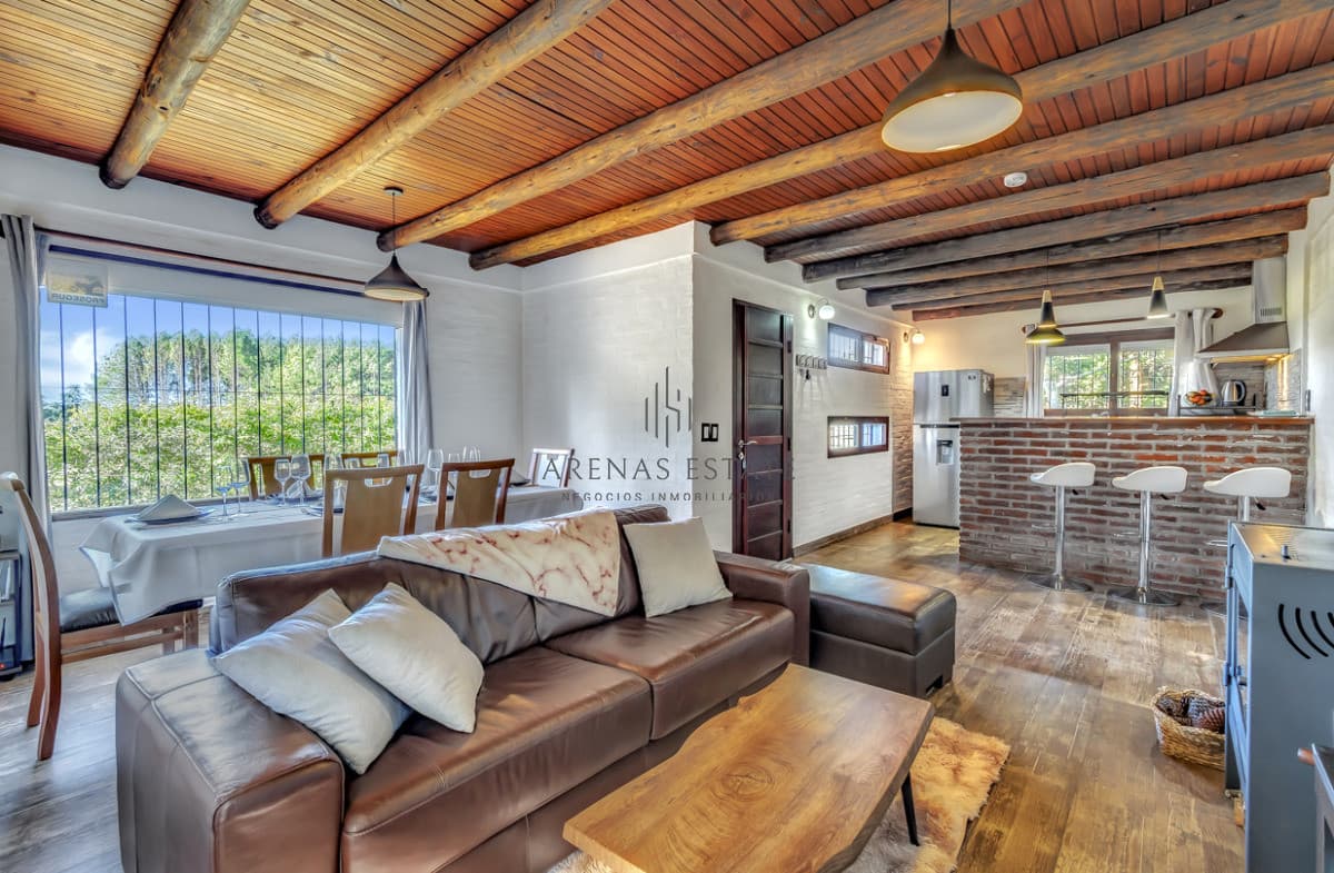 Casa ID.4551 - Casa 3 dormitorios con piscina en venta en Punta del Este