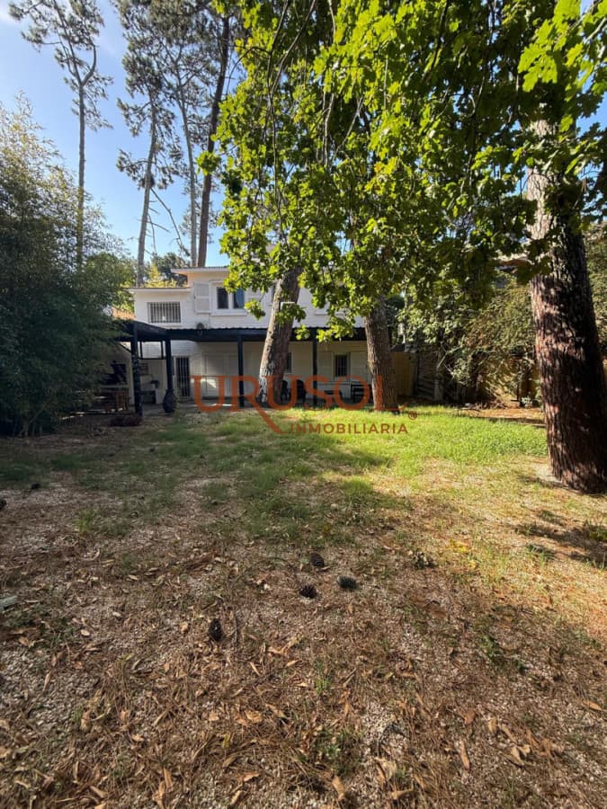 URUSOL Inmobiliaria   Casa ID.153 - Se alquila anual , hermosa casa en San Rafael
