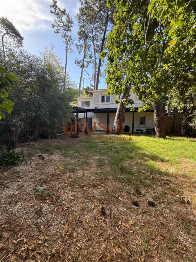 URUSOL Inmobiliaria   Casa ID.153 - Se alquila anual , hermosa casa en San Rafael