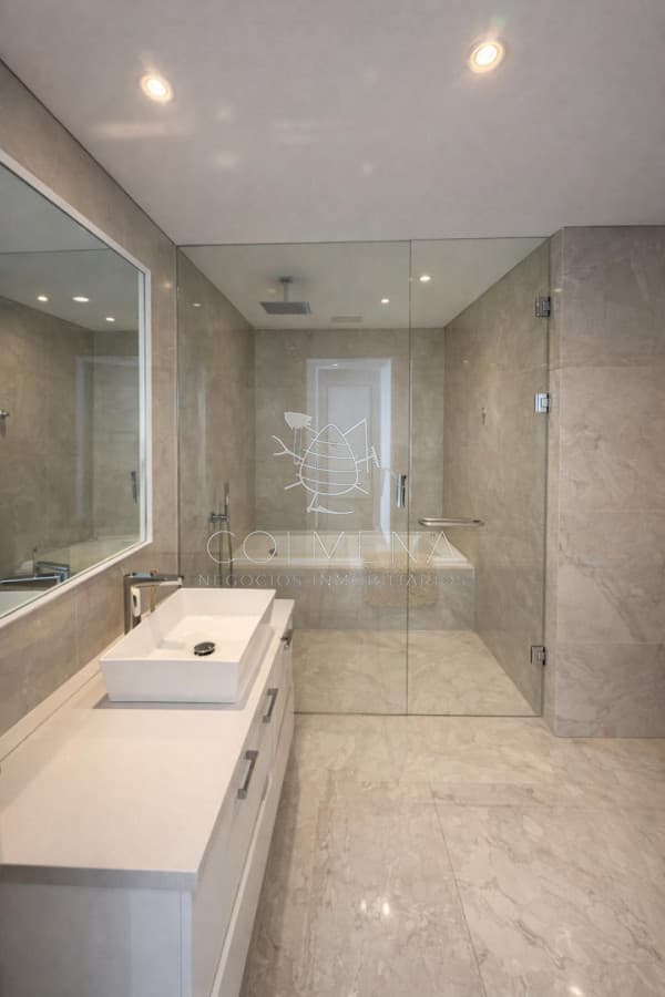 Espectacular apartamento en venta en Trump Tower, Punta del este